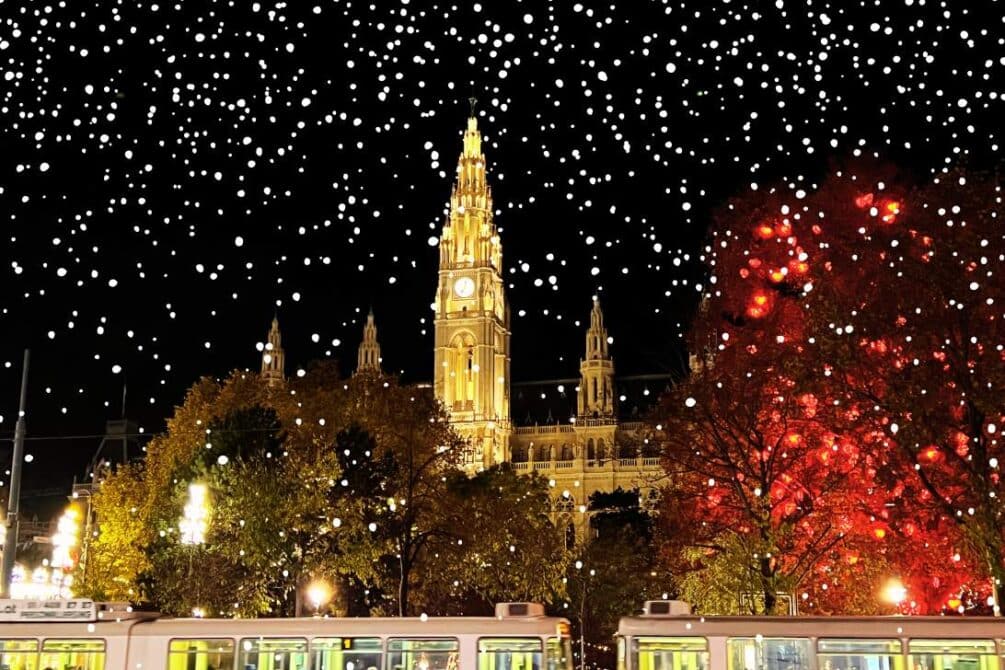 Farbenfroher Christkindlmarkt am Rathausplatz Polldis