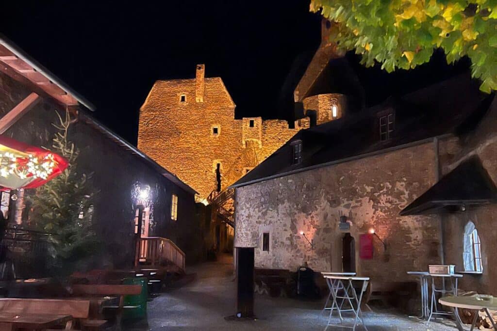 Ein funkelndes Fest der Zeiten: Burgadvent auf Aggstein – wo die Weihnachtszeit in historischem Glanz erstrahlt! 1 Burgadvent Aggstein4