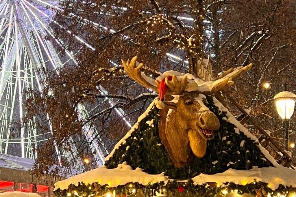 Weihnachten in Oslo_ein Bild vom Weihnachtsmarkt mit sprechenden Elch