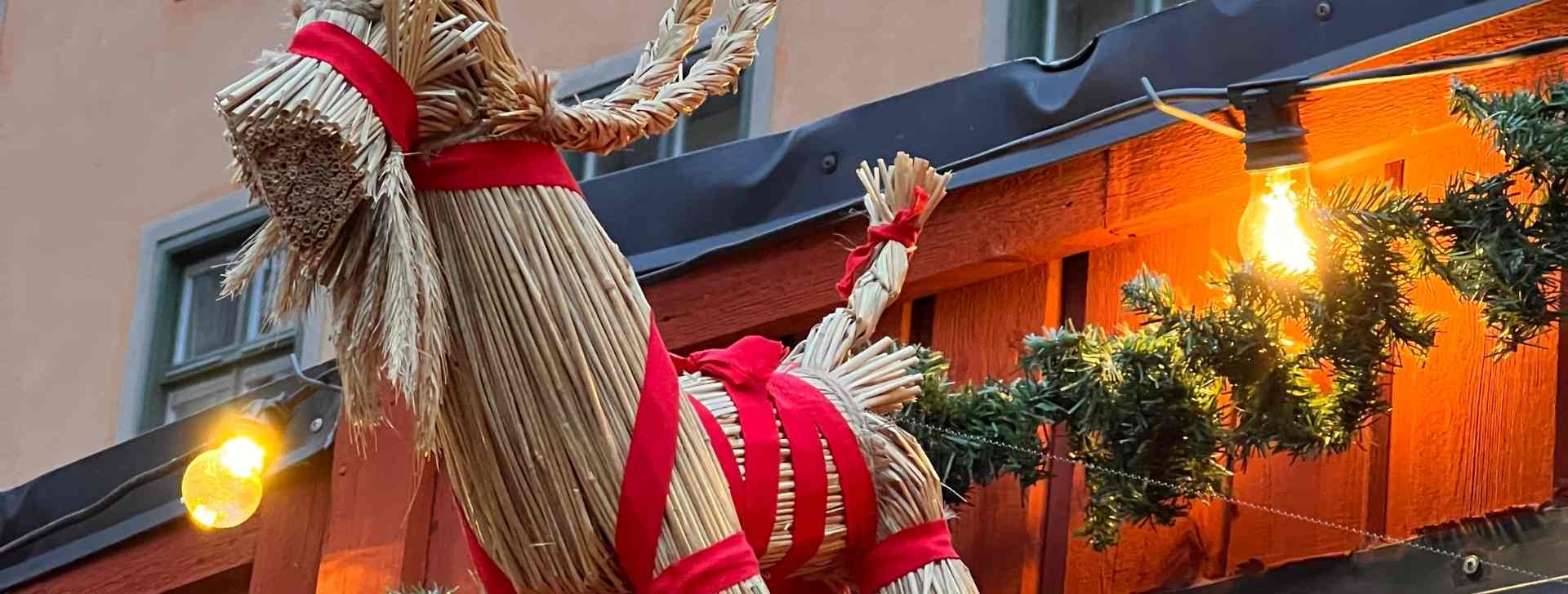 Weihnachtsdeko am Weihnachtsmarkt in Stockholm