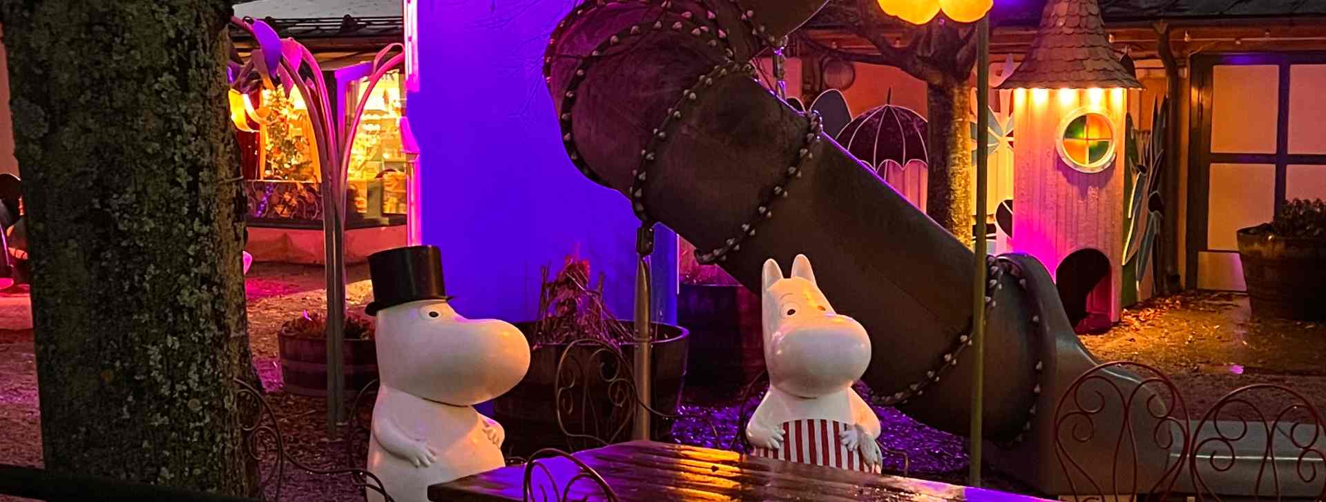 Die Mumins vor dem Kinderbuchmuseum Junibacken